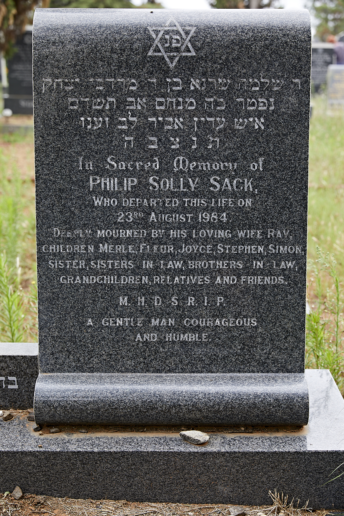 graves/new_tombstone/DIGSB39707.jpg