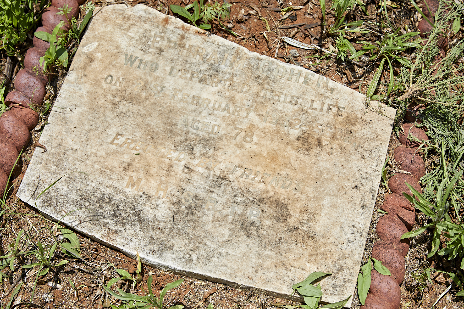 graves/new_tombstone2/DIGSB40087.jpg