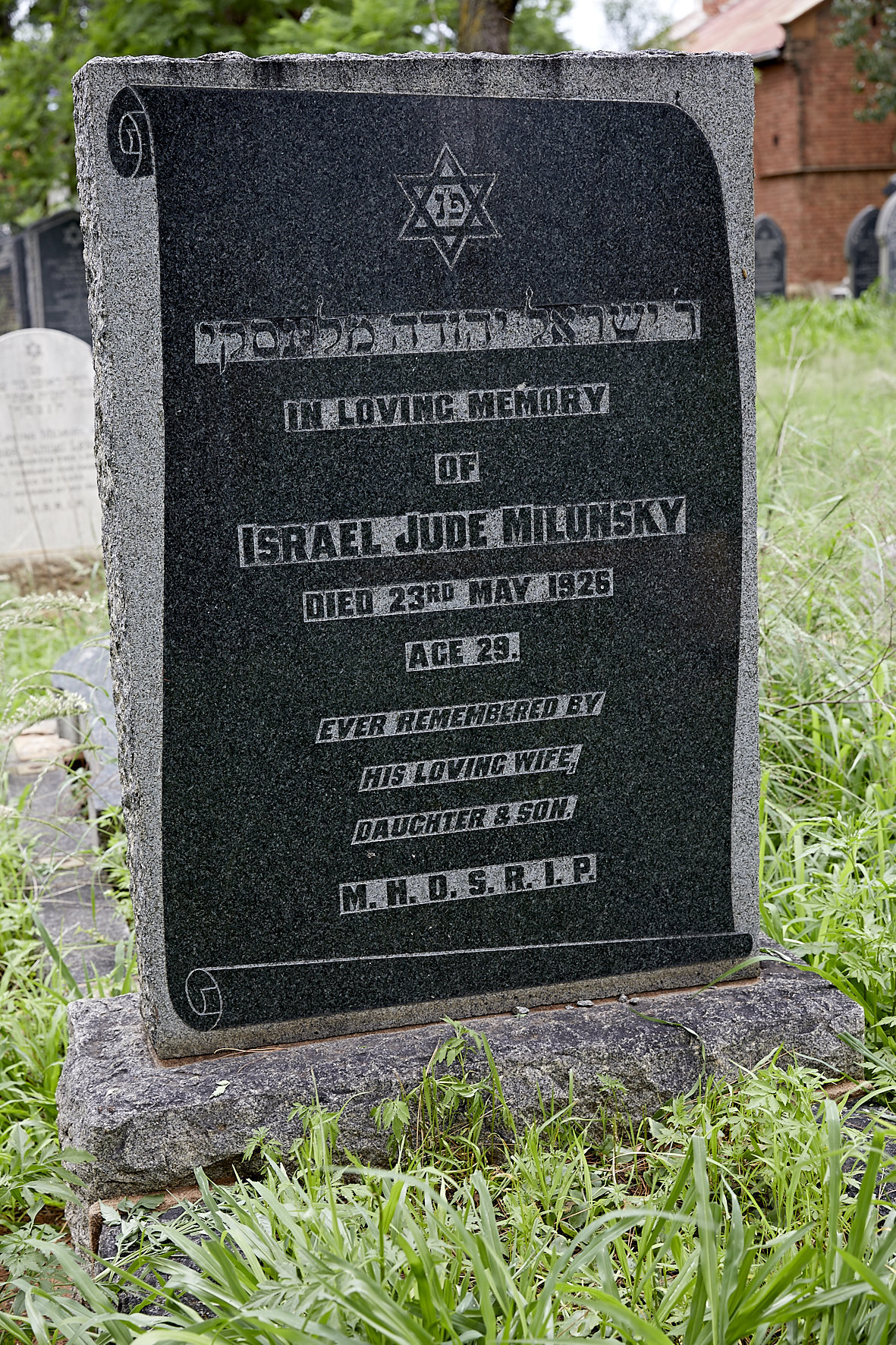 graves/new_tombstone2/DIGSB40238.jpg