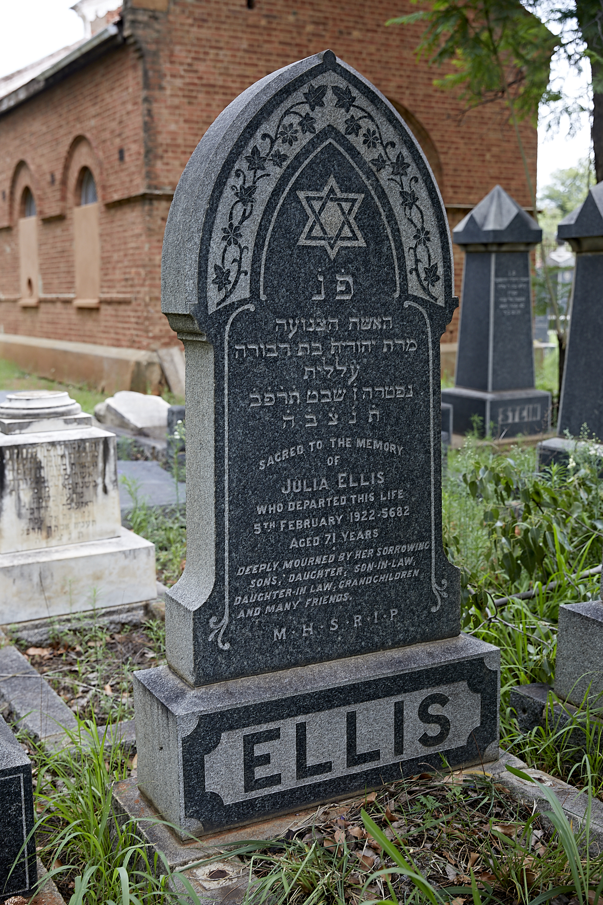 graves/new_tombstone2/DIGSB40357.jpg