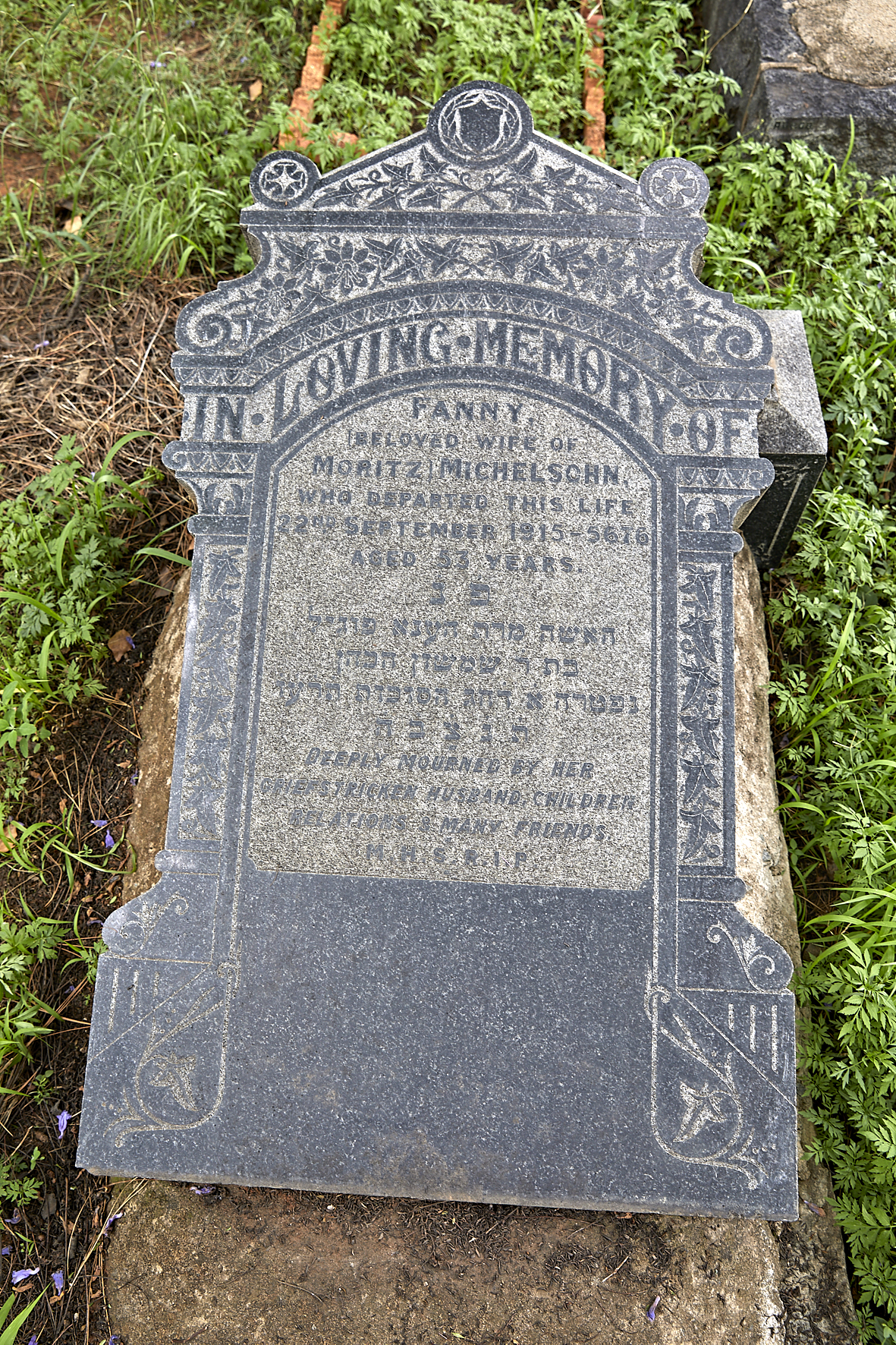 graves/new_tombstone2/DIGSB40375.jpg