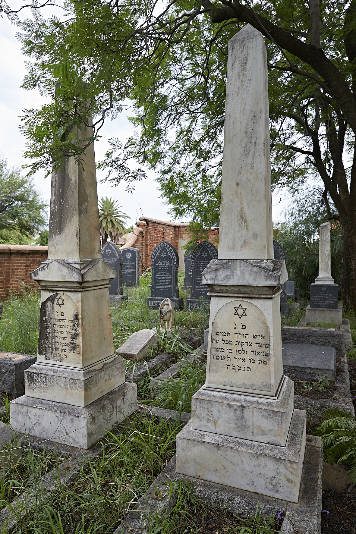 graves/new_tombstone2/DIGSB40427.jpg