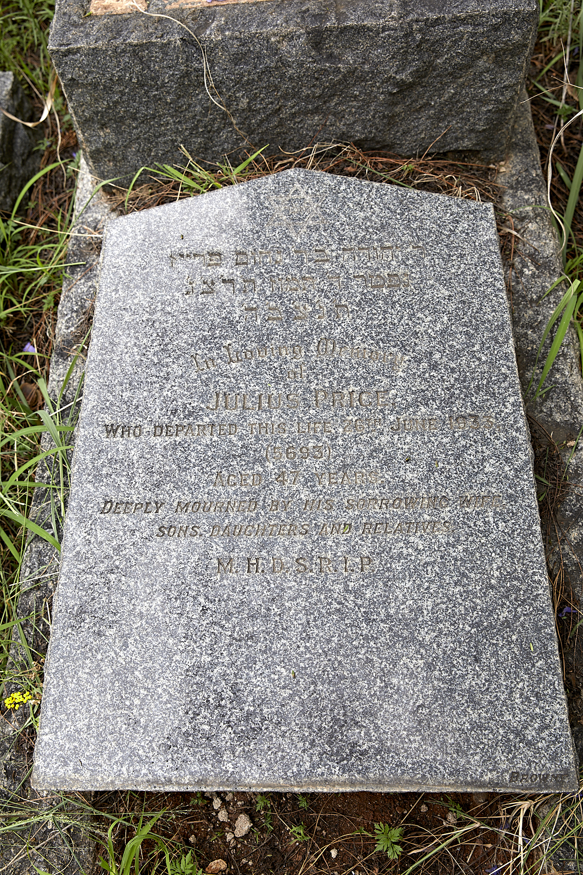 graves/new_tombstone2/DIGSB40429.jpg