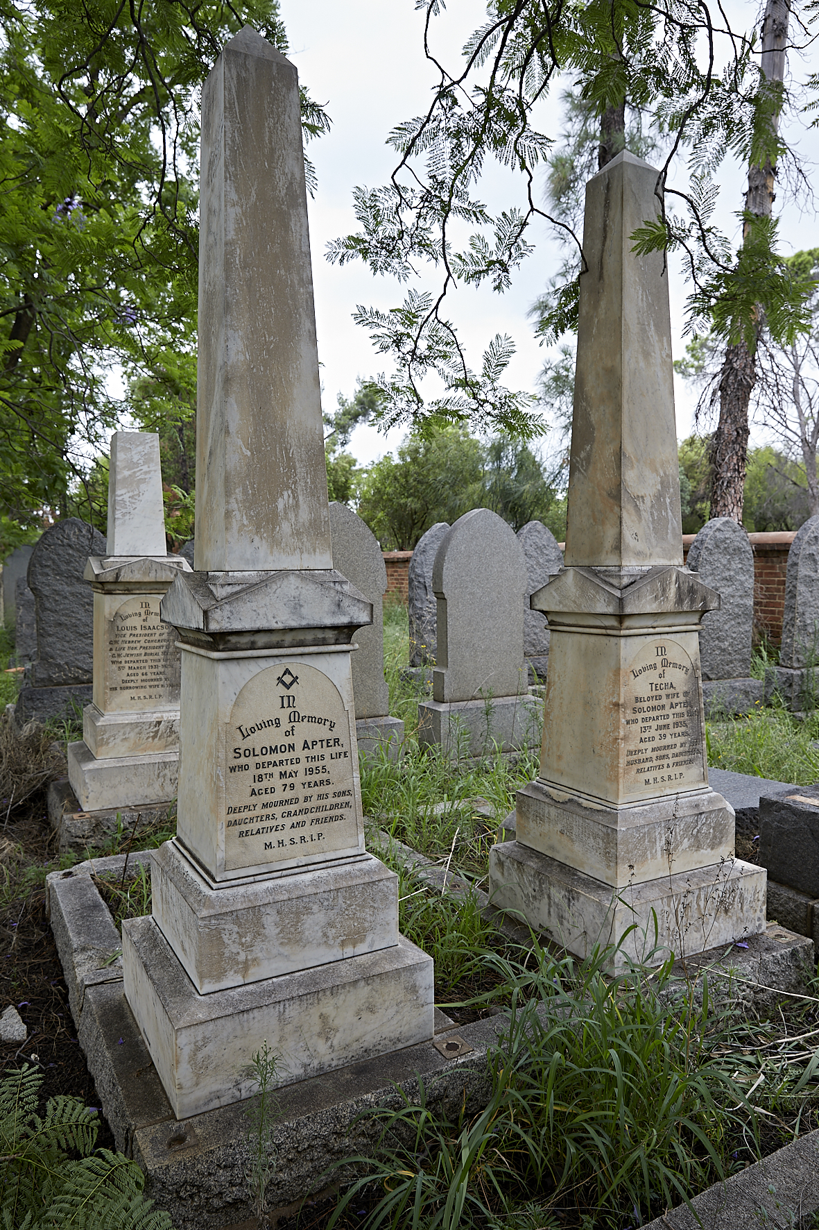 graves/new_tombstone2/DIGSB40436.jpg